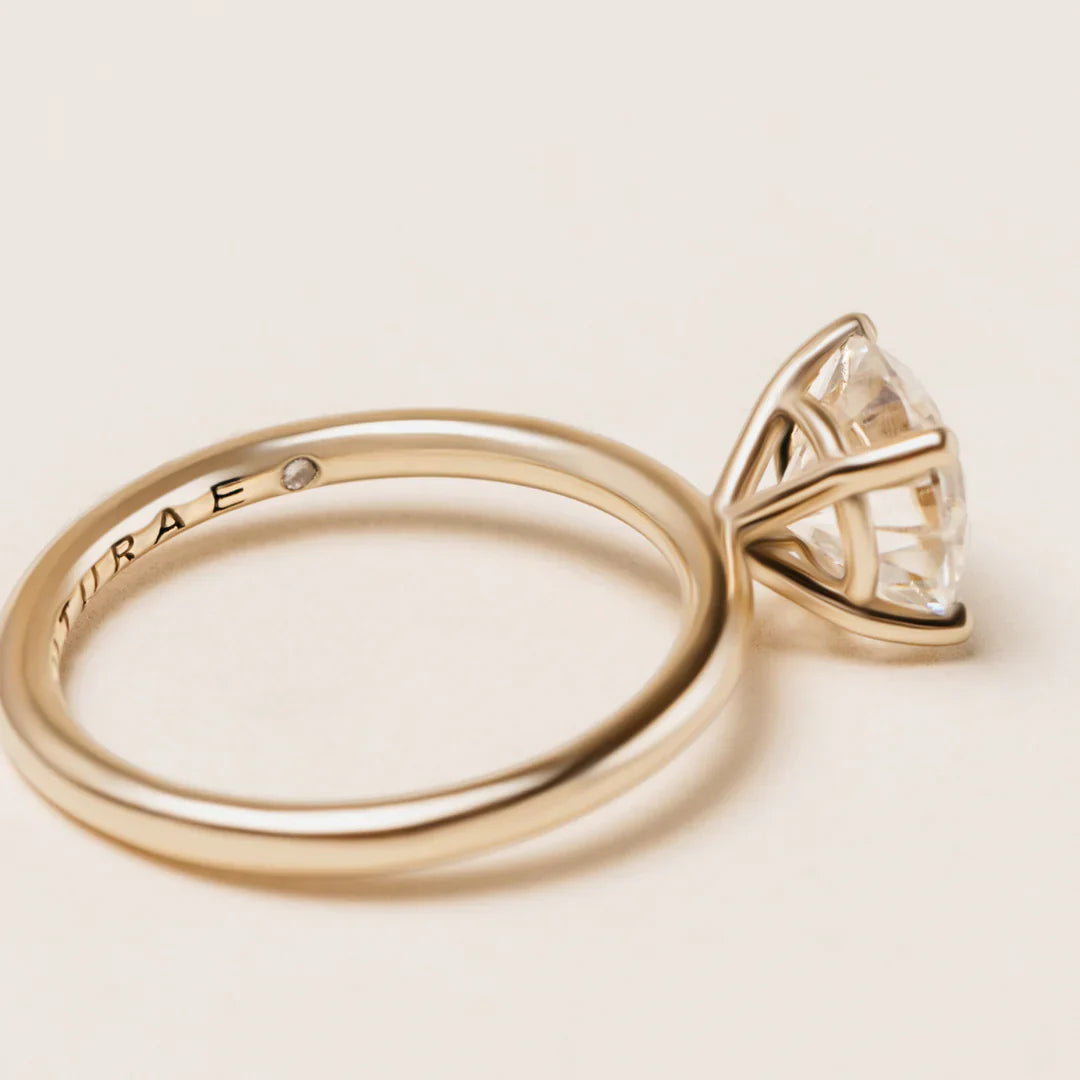 Una Lab-Grown Diamond Solitaire Engagement Ring