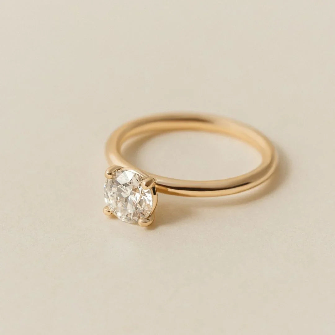 Una Lab-Grown Diamond Solitaire Engagement Ring